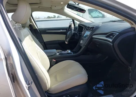 2017 Ford Fusion Titanium z USA, uszkodzony, nr VIN 3FA6P0K93HR116215